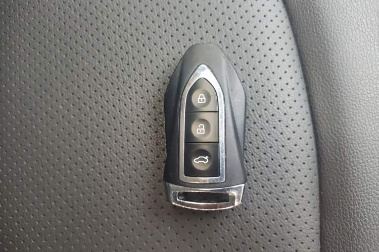 Used Zotye T600 2016 1.5T Manual Luxury Model Interior 7