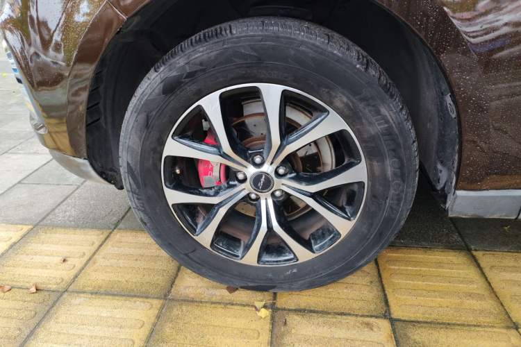 Used Zotye T600 2016 Sport Edition 1.5T Manual Prestige Model Left Front Wheel Hub