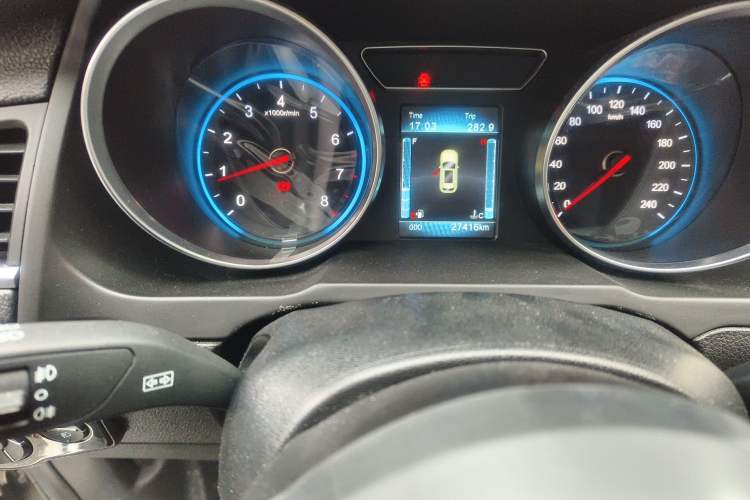 Used Zotye T600 2016 1.5T Manual Elite Edition Odometer Close Up