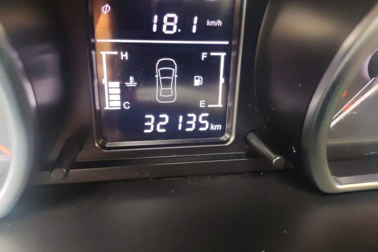 Used Zotye T600 2016 1.5T Manual Luxury Model Odometer Close Up