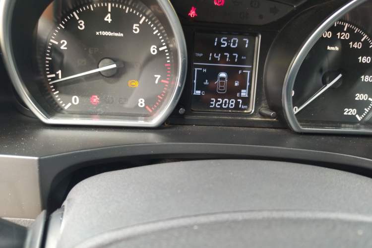 Used Zotye T600 2016 1.5T Manual Luxury Model Odometer Close Up