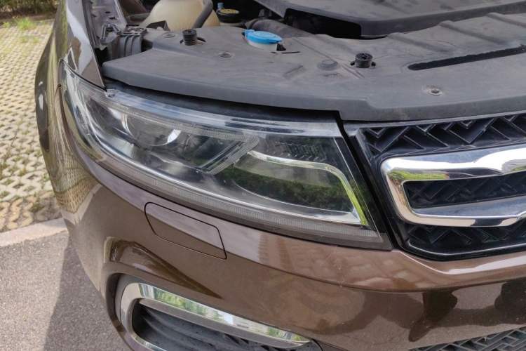 Used Zotye T600 2016 Sport Edition 2.0T DCT Luxury Model Right Front Headlight