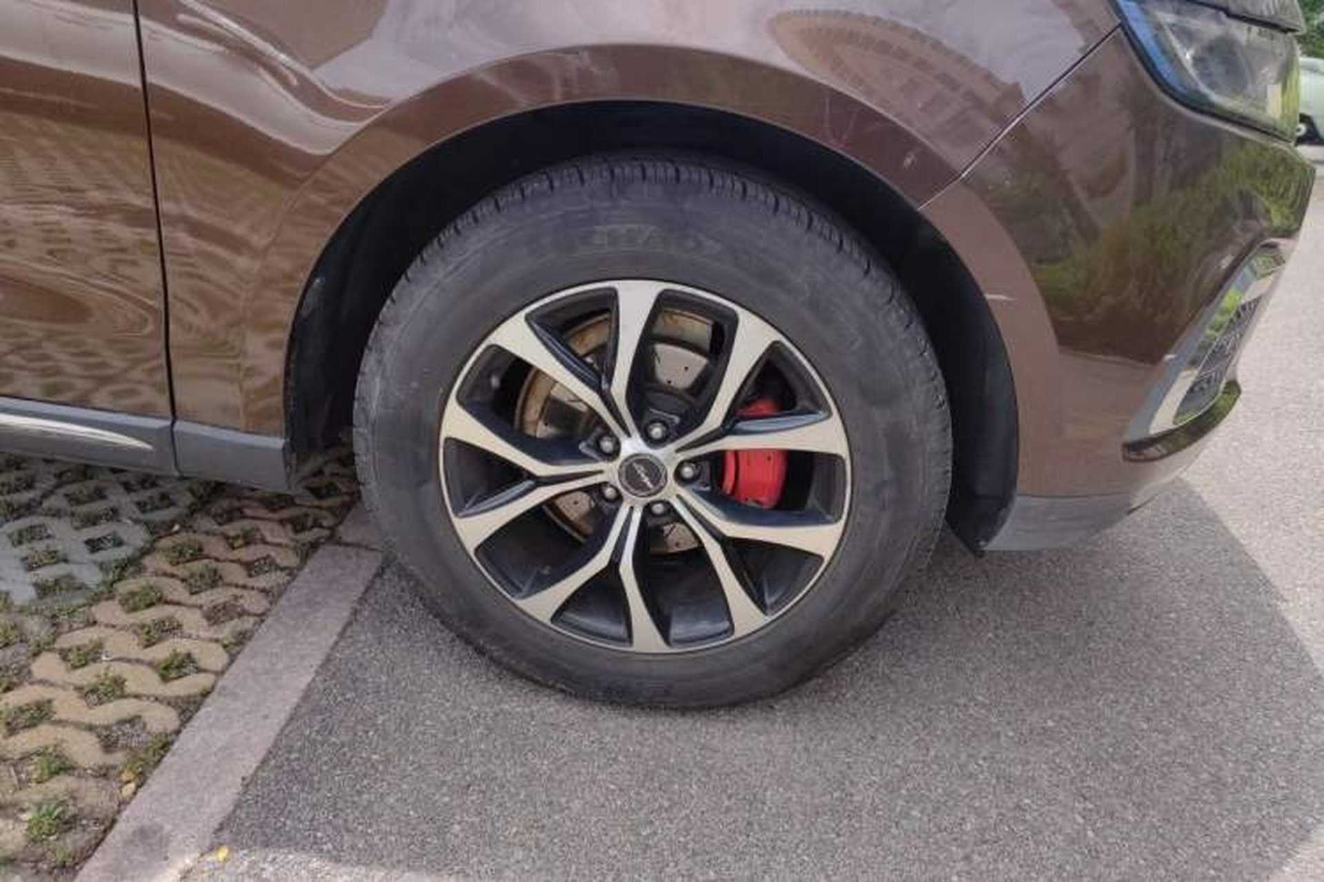 Used Zotye T600 2016 Sport Edition 2.0T DCT Luxury Model Right Front Wheel Hub