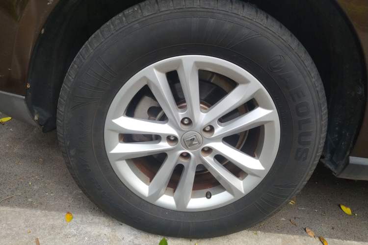 Used Zotye T600 2016 1.5T Manual Luxury Model Right Front Wheel Hub