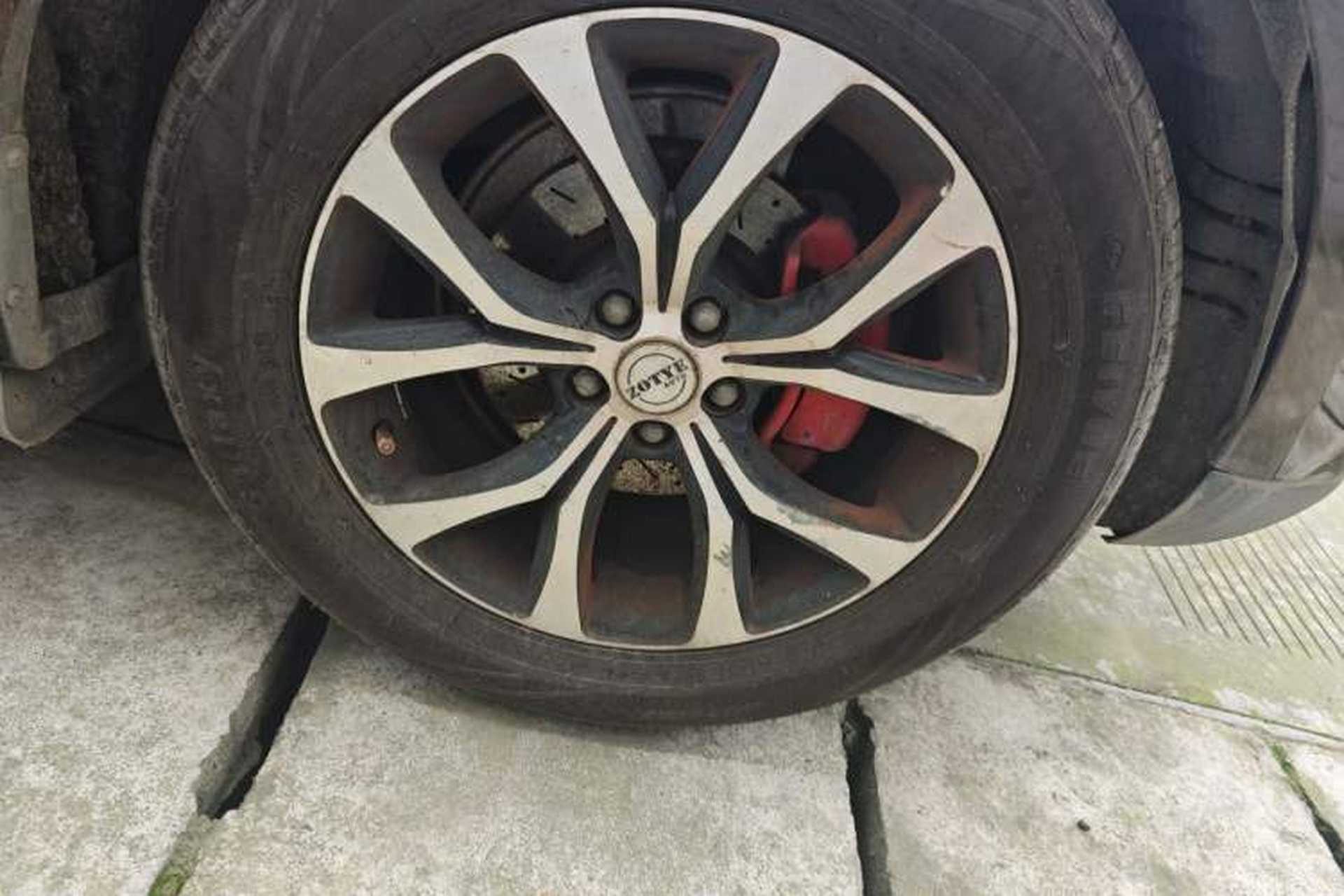 Used Zotye T600 2016 Sport Edition 2.0T DCT Luxury Model Right Front Wheel Hub