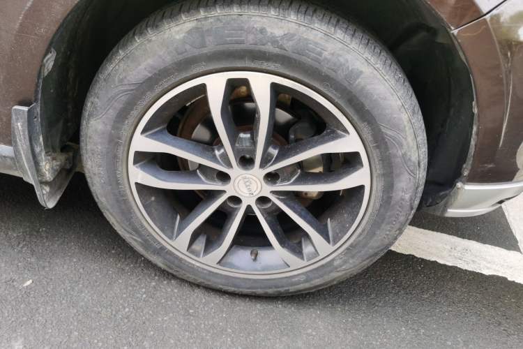 Used Zotye T600 2016 2.0T DCT Prestige Edition Right Front Wheel Hub