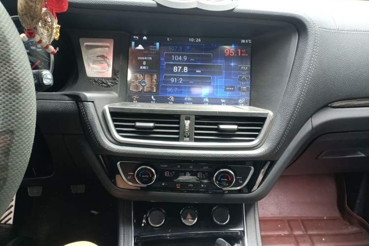 Used Zotye T600 2016 Sport Edition 1.5T Manual Luxury Model Audio And AC Panel