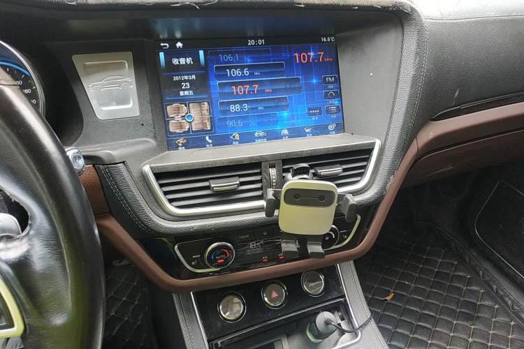 Used Zotye T600 2016 Sport Edition 2.0T DCT Luxury Model Audio And AC Panel