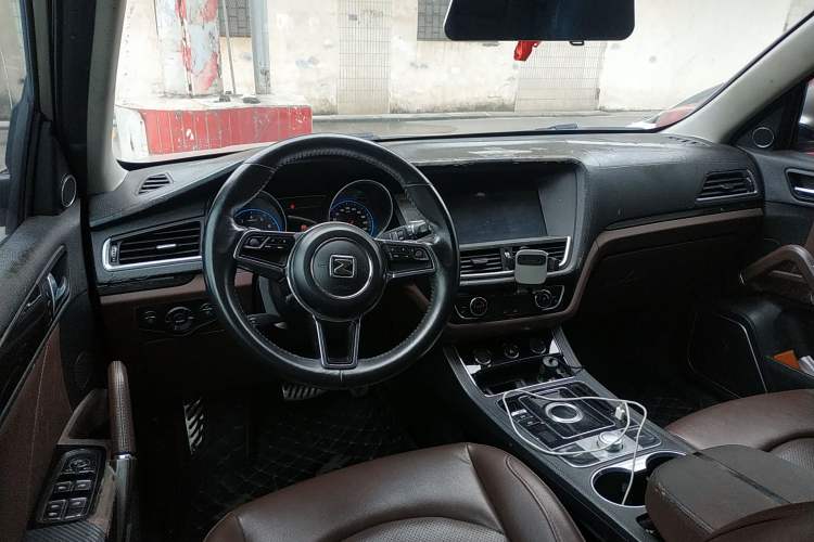 Used Zotye T600 2016 Sport Edition 2.0T DCT Luxury Model Center Console