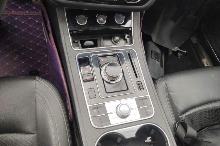 Used Zotye T600 2016 Sport Edition 2.0T DCT Luxury Model Gear Lever