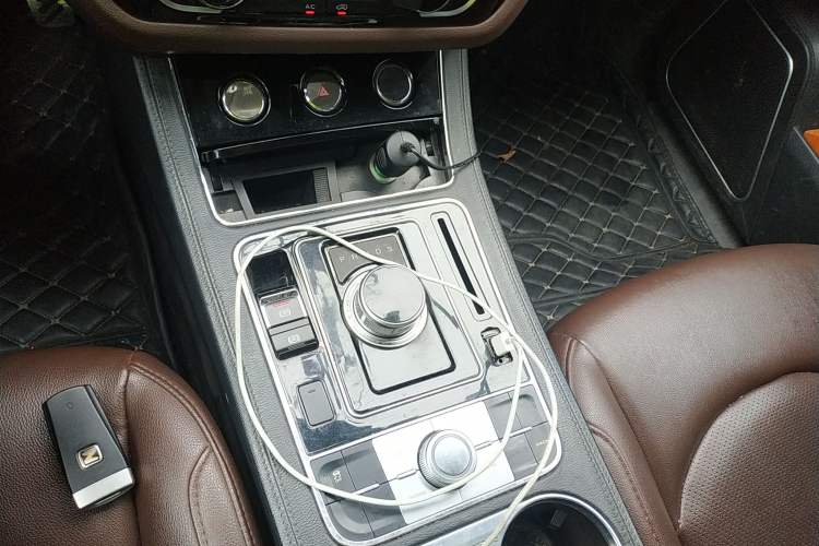 Used Zotye T600 2016 Sport Edition 2.0T DCT Luxury Model Gear Lever