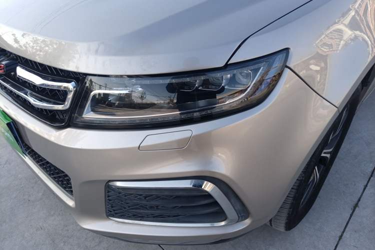 Used Zotye T600 2016 Sport Edition 2.0T DCT Prestige Model Left Front Headlight