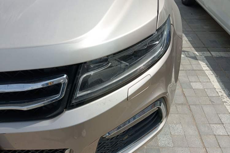 Used Zotye T600 2016 Sport Edition 2.0T DCT Prestige Model Left Front Headlight