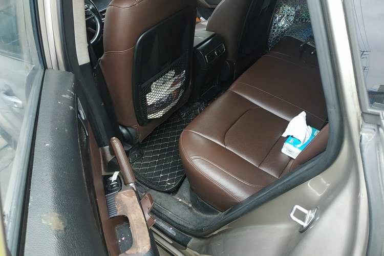 Used Zotye T600 2016 Sport Edition 2.0T DCT Luxury Model Left Rear Seat