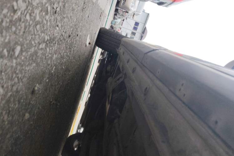 Used Zotye T600 2016 Sport Edition 2.0T DCT Luxury Model Left Side Sill