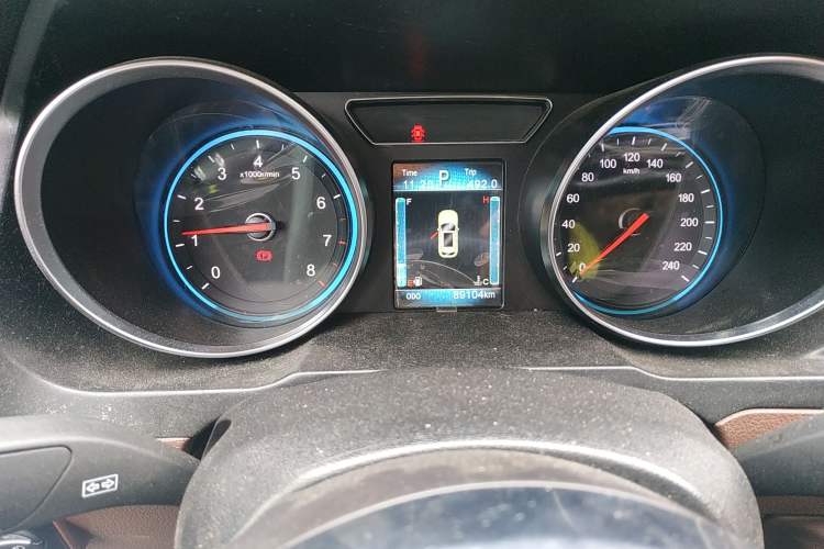 Used Zotye T600 2016 Sport Edition 2.0T DCT Luxury Model Odometer Close Up
