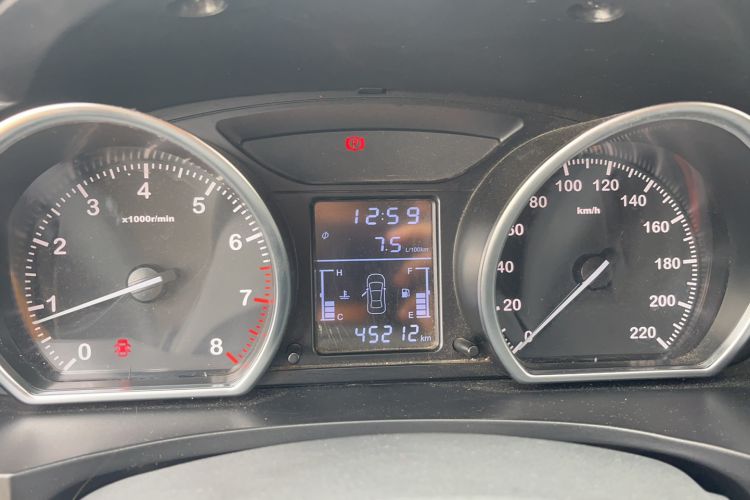 Used Zotye T600 2016 1.5T Manual Luxury Model Odometer Close Up
