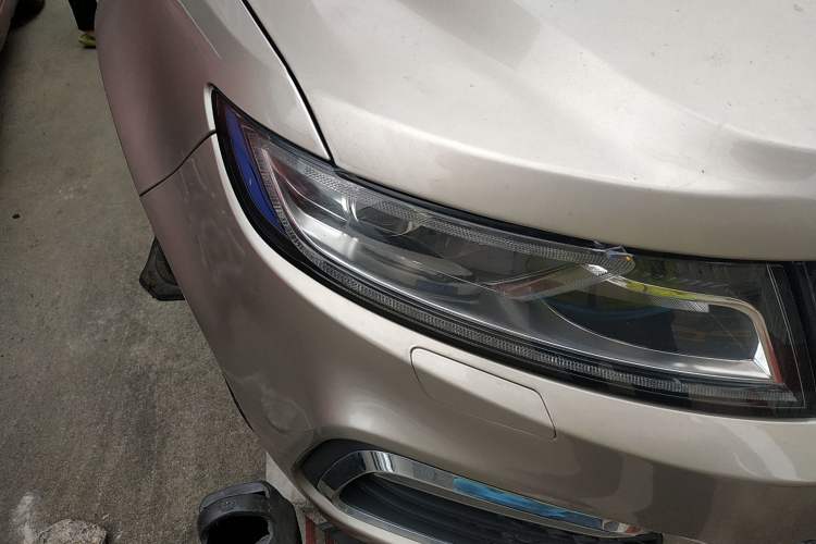 Used Zotye T600 2016 Sport Edition 2.0T DCT Luxury Model Right Front Headlight
