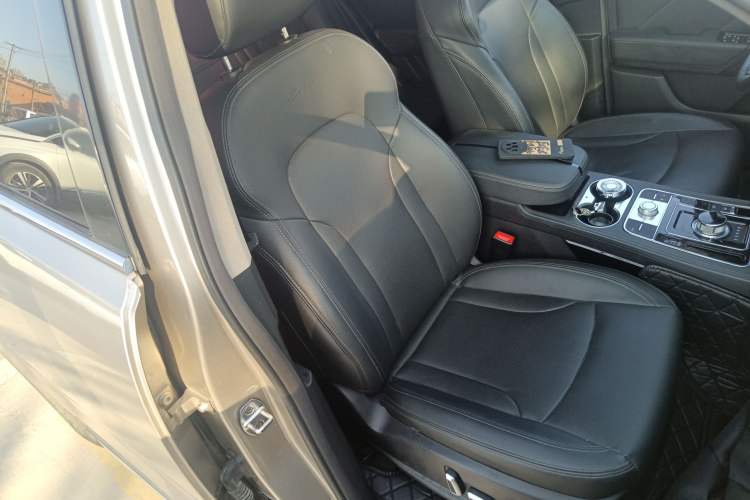 Used Zotye T600 2016 Sport Edition 2.0T DCT Prestige Model Right Front Seat
