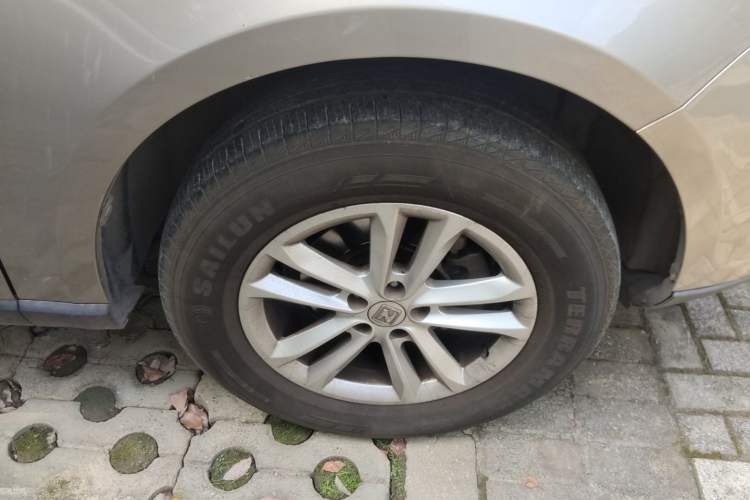 Used Zotye T600 2016 1.5T Manual Luxury Edition Right Front Wheel Hub