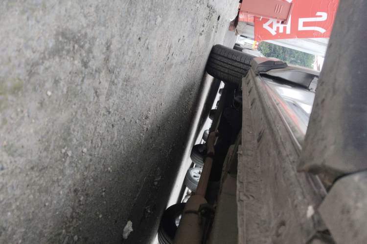 Used Zotye T600 2016 Sport Edition 2.0T DCT Luxury Model Right Side Sill