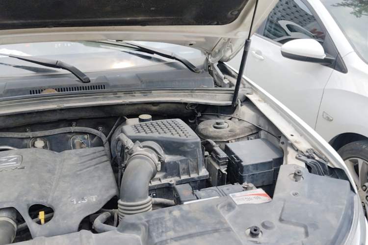 Used Zotye T600 2016 Sport Edition 1.5T Manual Prestige Model Engine Bay Left