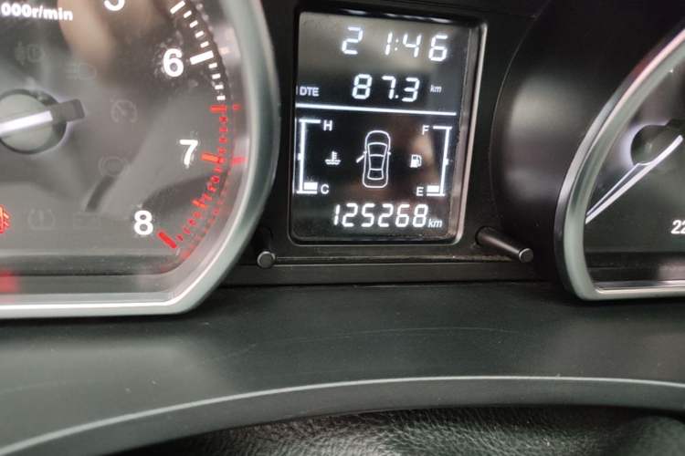 Used Zotye T600 2016 1.5T Manual Luxury Edition Odometer Close Up