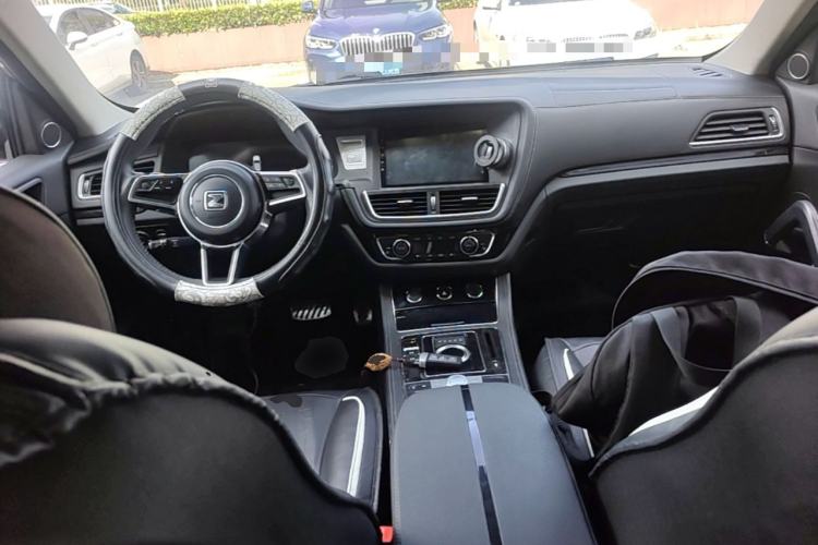 Used Zotye T600 2016 Sport Edition 2.0T DCT Prestige Model Center Console