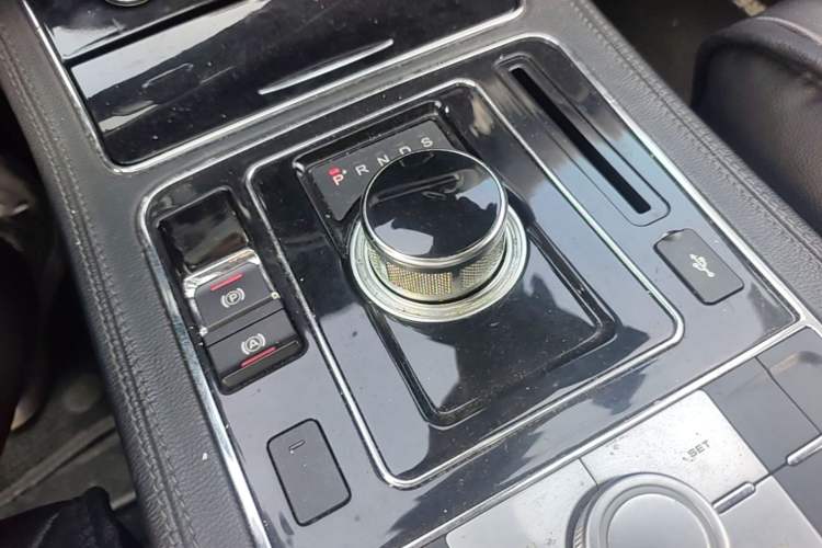 Used Zotye T600 2016 Sport Edition 2.0T DCT Prestige Model Gear Lever