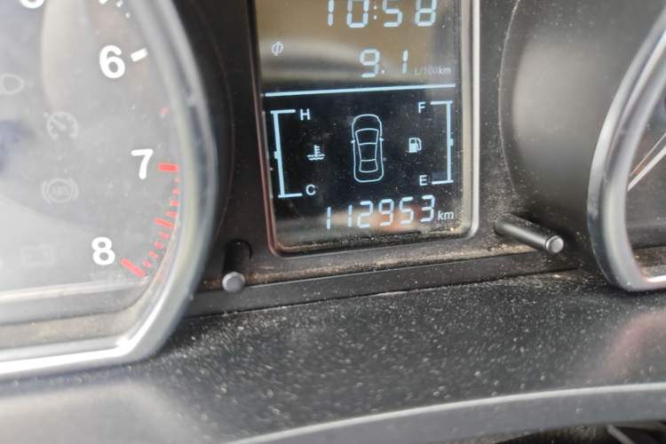 Used Zotye T600 2016 1.5T Manual Luxury Edition Odometer Close Up