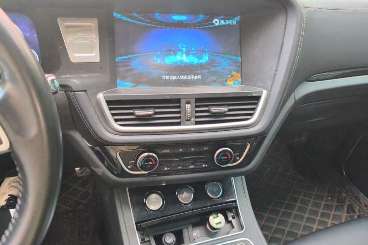 Used Zotye T600 2016 Sport Edition 2.0T DCT Prestige Model Audio And AC Panel
