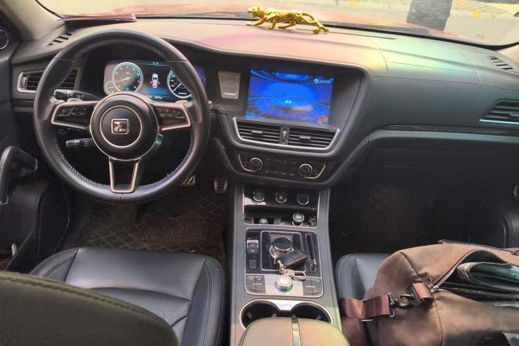 Used Zotye T600 2016 Sport Edition 2.0T DCT Prestige Model Center Console