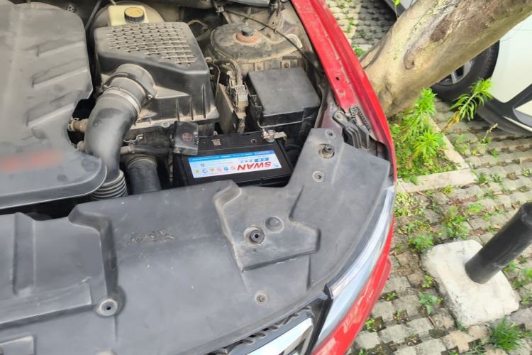 Used Zotye T600 2016 Sport Edition 2.0T DCT Prestige Model Engine Bay Left