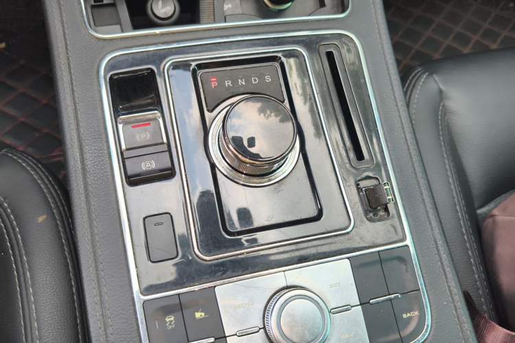Used Zotye T600 2016 Sport Edition 2.0T DCT Prestige Model Gear Lever
