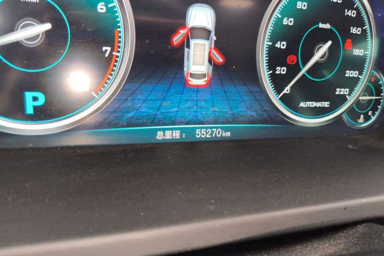 Used Zotye T600 2016 Sport Edition 2.0T DCT Prestige Model Odometer Close Up