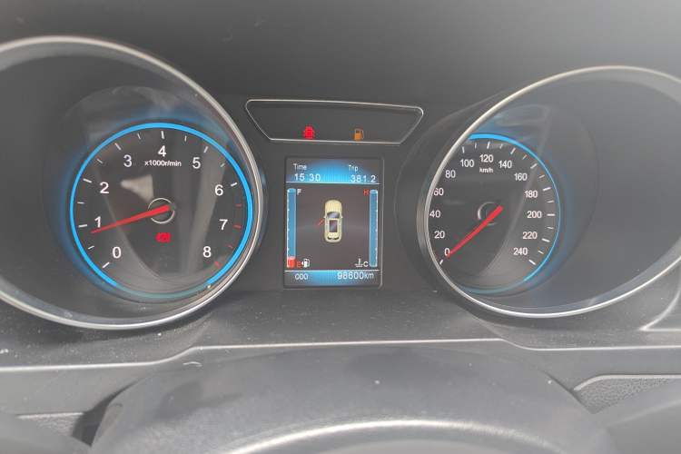 Used Zotye T600 2016 Sport Edition 1.5T Manual Luxury Model Odometer Close Up