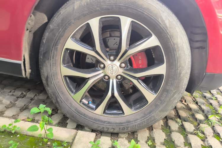 Used Zotye T600 2016 Sport Edition 2.0T DCT Prestige Model Right Front Wheel Hub