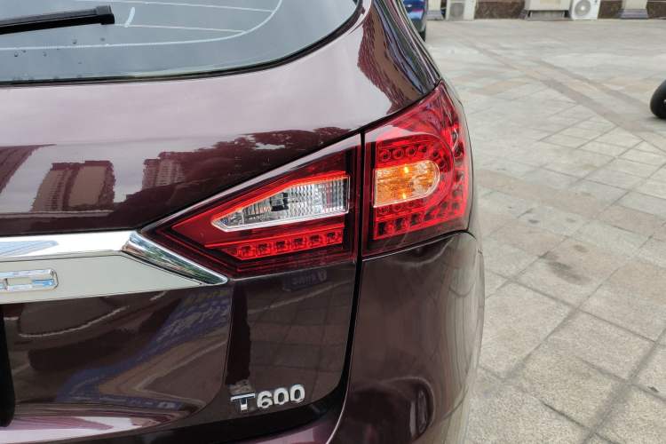 Used Zotye T600 2016 1.5T Manual Luxury Edition Right Rear Taillight
