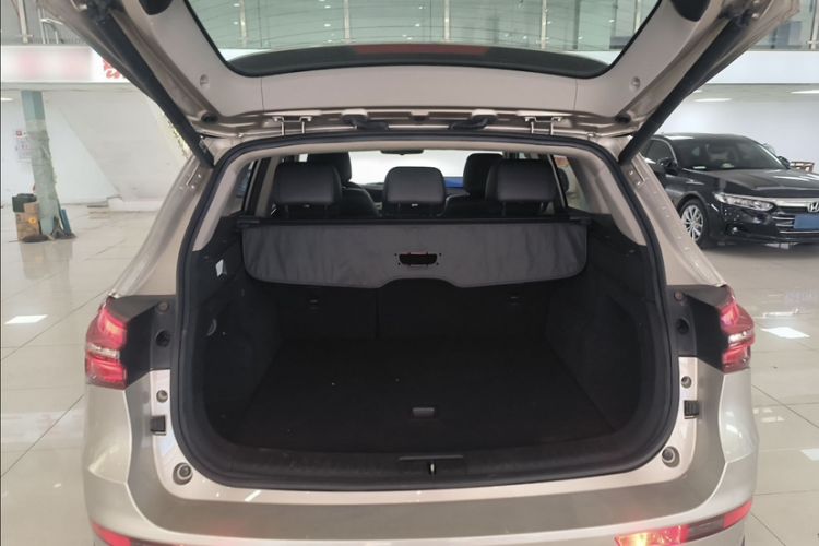 Used Zotye T600 2016 Sport Edition 2.0T DCT Prestige Model Interior 8