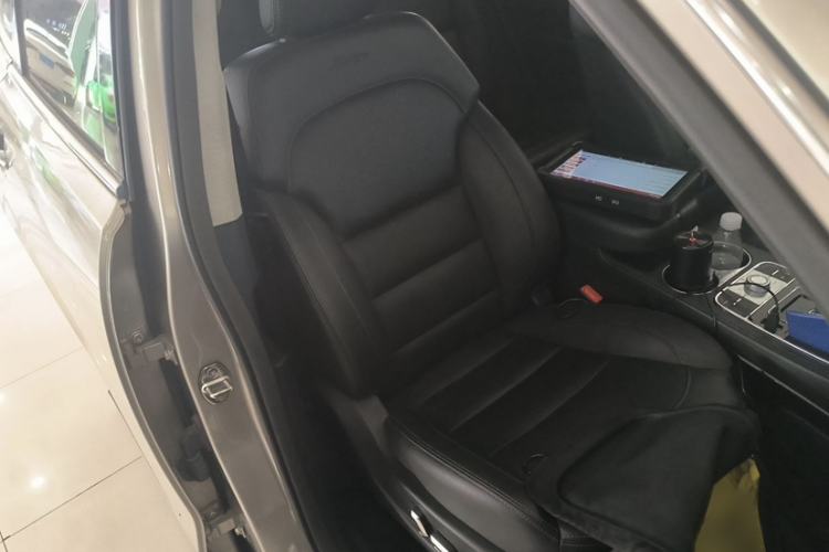 Used Zotye T600 2016 Sport Edition 2.0T DCT Prestige Model Interior 9