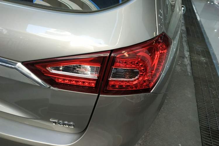 Used Zotye T600 2016 1.5T Manual Luxury Model Right Rear Taillight