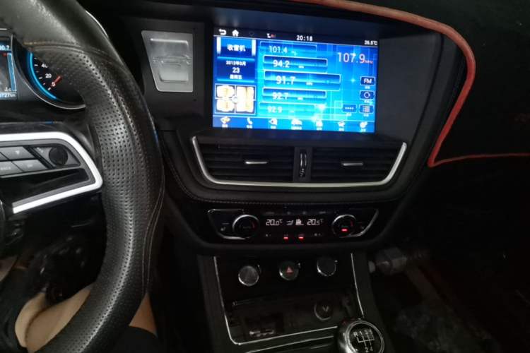 Used Zotye T600 2016 Sport Edition 1.5T Manual Luxury Model Audio And AC Panel