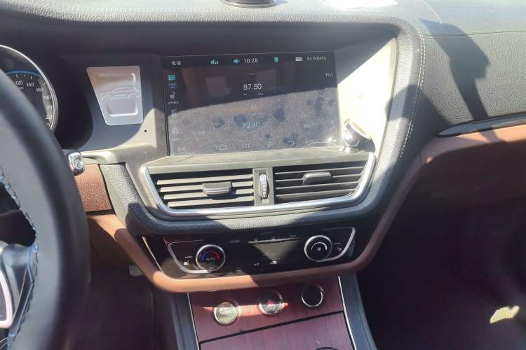 Used Zotye T600 2016 Sports Edition 1.5T Manual Luxury Model Audio And AC Panel