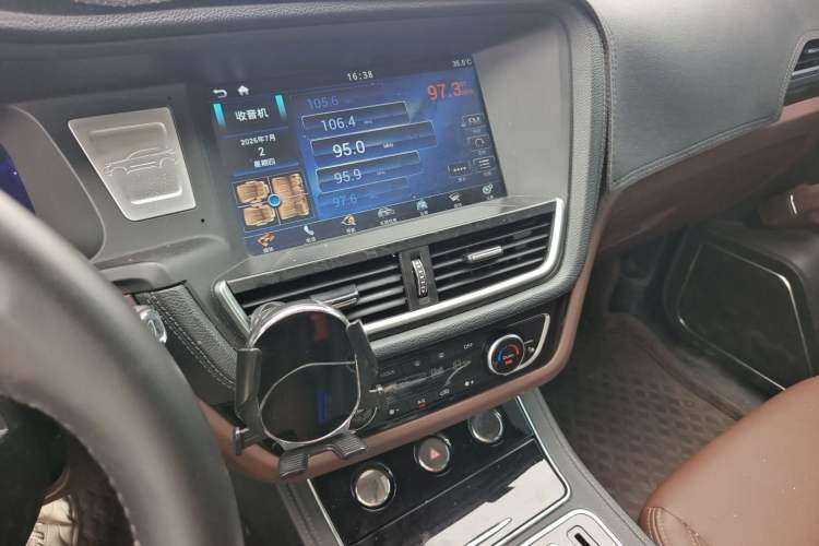 Used Zotye T600 2016 Sport Edition 2.0T DCT Luxury Model Audio And AC Panel