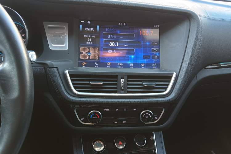 Used Zotye T600 2016 Sports Edition 1.5T Manual Luxury Model Audio And AC Panel