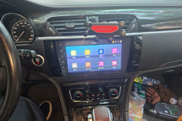 Used Zotye T600 2016 2.0T DCT Prestige Edition Audio And AC Panel