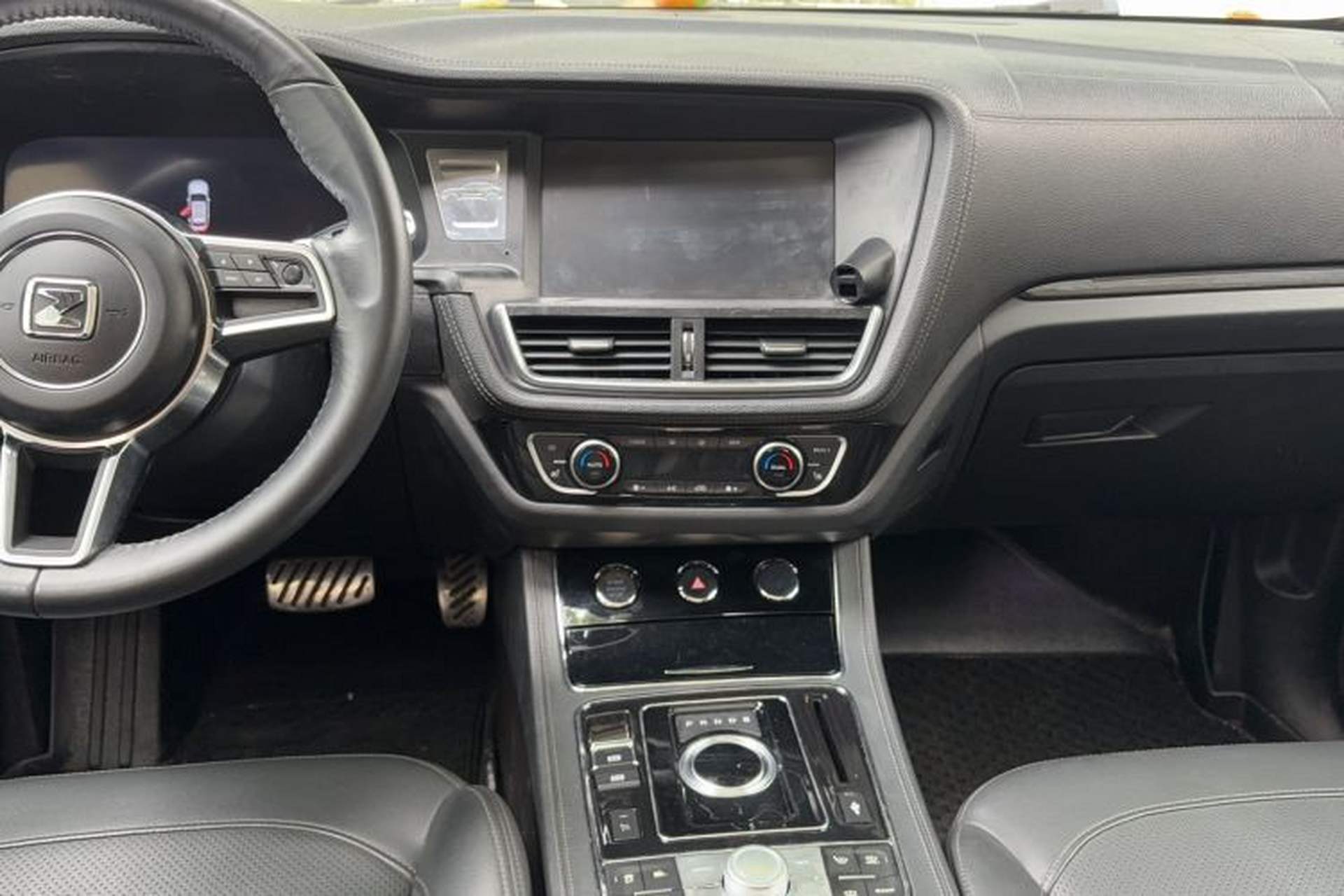 Used Zotye T600 2016 Sport Edition 2.0T DCT Flagship Model Audio And AC Panel