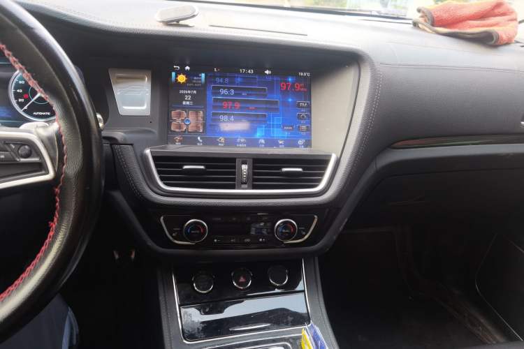 Used Zotye T600 2016 Sport Edition 2.0T DCT Prestige Model Audio And AC Panel