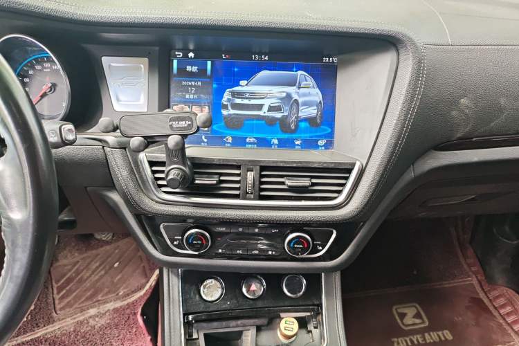 Used Zotye T600 2016 Sport Edition 1.5T Manual Luxury Model Audio And AC Panel