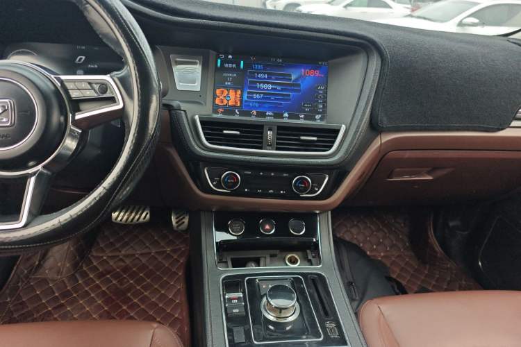 Used Zotye T600 2016 Sport Edition 2.0T DCT Prestige Model Audio And AC Panel